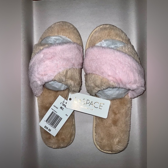 L Space Cloud Slippers - NWT - size M/L - Picture 1 of 4